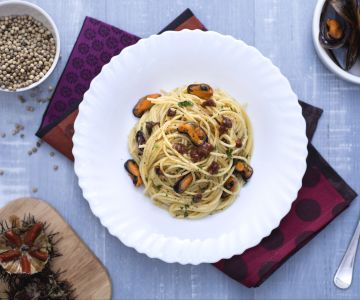 Spaghetti met mosselen en zee-egels
