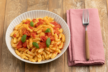 Cavatelli met bottarga en cherrytomaatjes