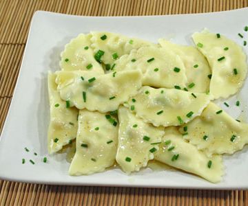 Zalmmestugnoli met bieslook