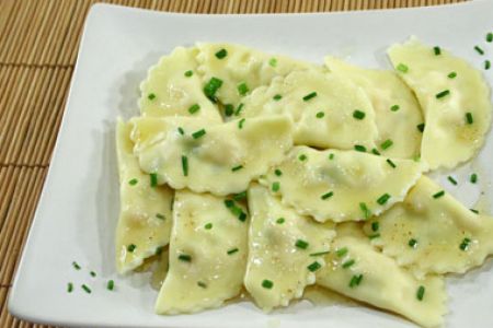 Zalmmestugnoli met bieslook