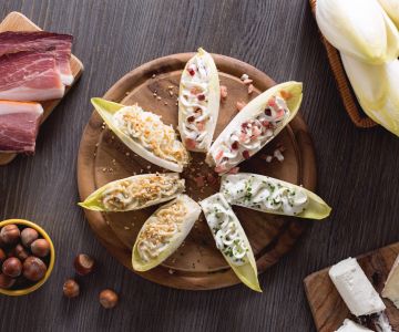 Kaasgegratineerde witlofbootjes