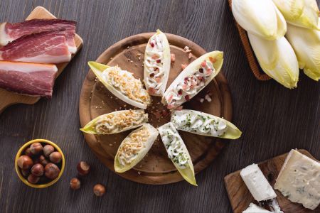 Kaasgegratineerde witlofbootjes