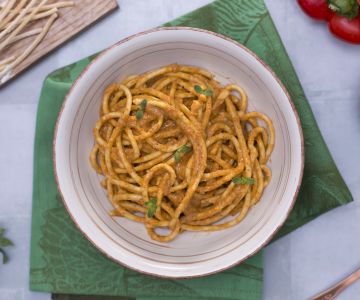 Bigoli in paprika saus