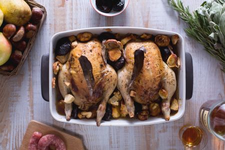 Gevulde haantje met fruitsaus