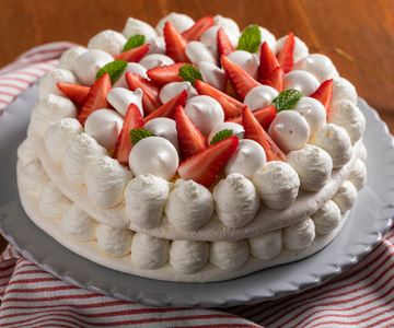 Aardbeien Meringue Taart
