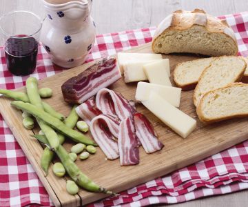 Tuinbonen, pecorino en spek