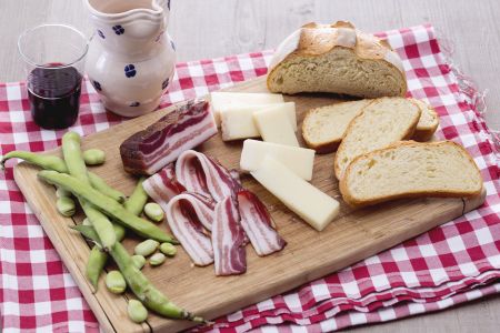 Tuinbonen, pecorino en spek