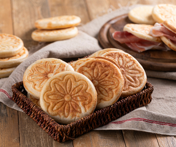 Crescentine of tigelle