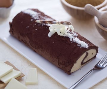 Cacaorol met witte chocoladecrème