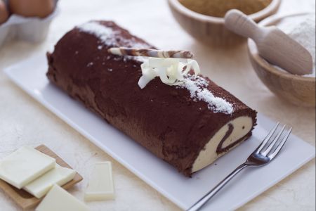 Cacaorol met witte chocoladecrème