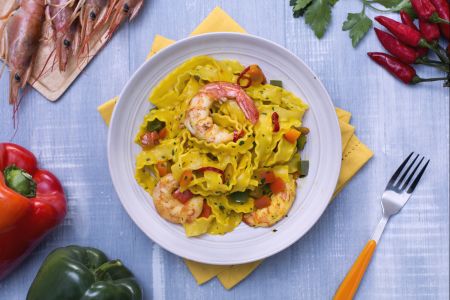 Reginette met garnalen en paprika