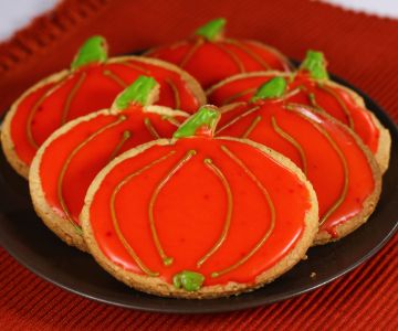 Pompoenvormige geglazuurde koekjes
