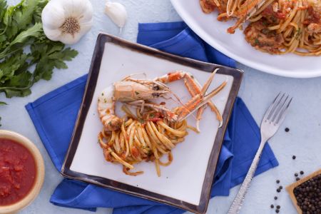 Linguine met scampi en cognac