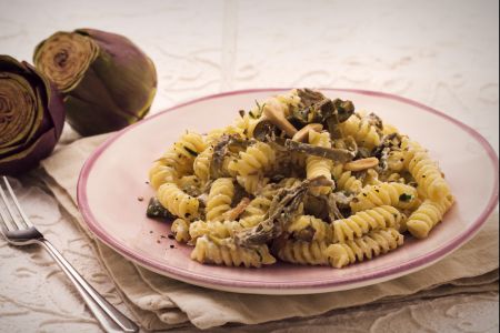 Fusilli met artisjokken en geitenkaas