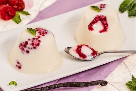 Panna cotta met frambozen
