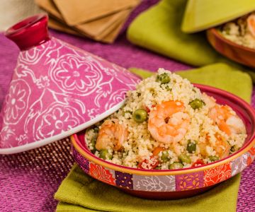 Couscous met doperwten en garnalen