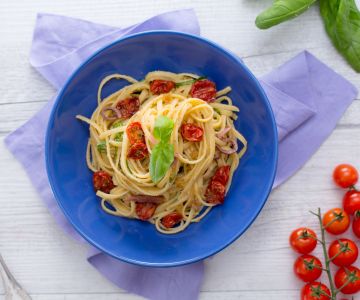 Linguine met gekonfijte cherrytomaatjes