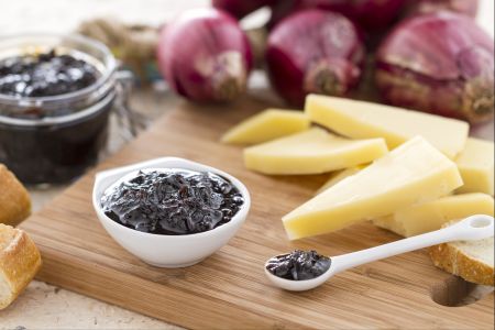 Tropea uiencompote met balsamico