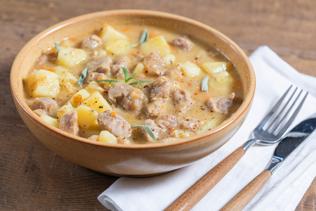 Kalfsvleesstoofpot met aardappelen