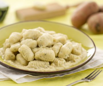 Kruiden gnocchi met preisaus