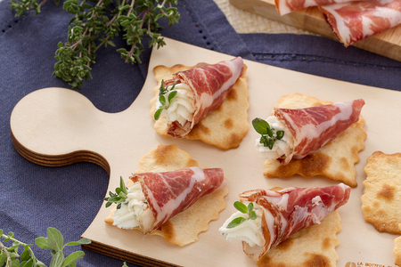 Gevulde Capocollo Kegel op Klassieke Vellen