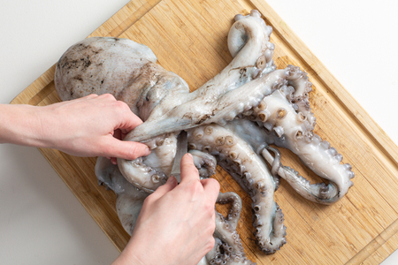 Hoe octopus schoon te maken en te koken