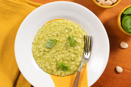 Risotto met courgettepesto en geitenkaas