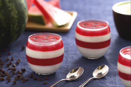 Meloen- en yoghurtbekers