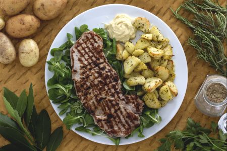 Paillard met aardappelen en komijnmayonaise