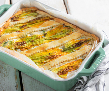 Hartige taart met ricotta en courgettebloemen
