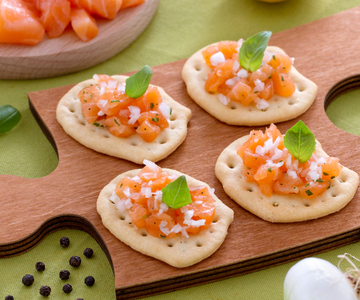 Zalm Tartar Schijven met Lente-ui
