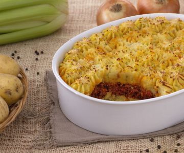 Aardappeltaart met een hart van cotechino ragù