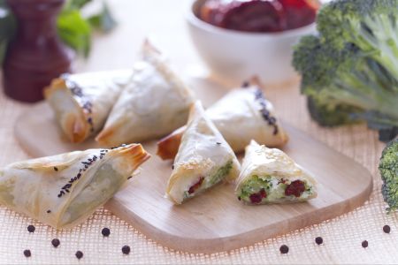 Filo driehoeken met broccoli en ricotta