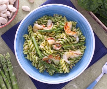 Groene pasta met garnalen