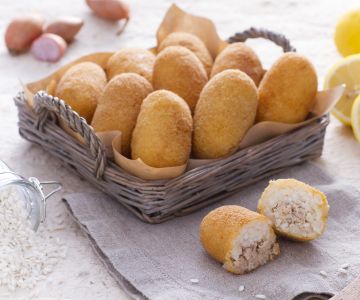 Rijstkroketten met tonijn en citroen
