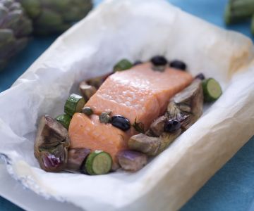 Zalm in folie met gemengde groenten