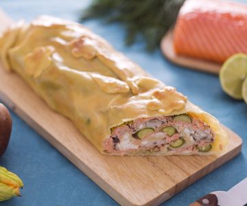Zalmstrudel met eekhoorntjesbrood en courgettebloemen
