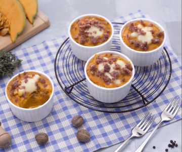 Aardappel, pompoen en worst gratin