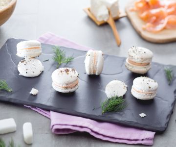 Hartige macarons met zalm en dille