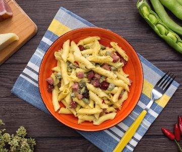 Garganelli met tuinbonen en spek