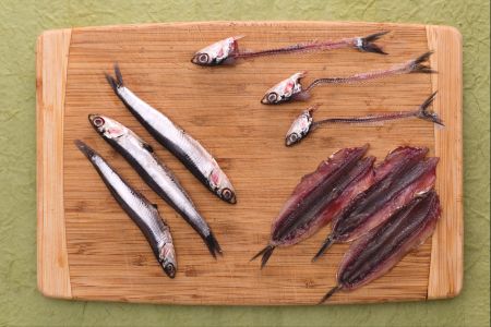 Hoe ansjovis schoonmaken