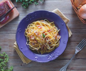 Vermicelli met uien- en speksaus