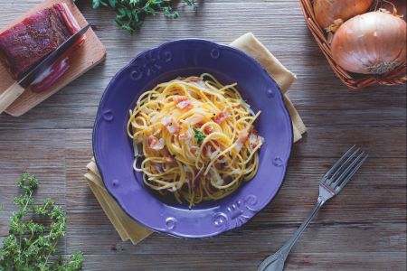 Vermicelli met uien- en speksaus