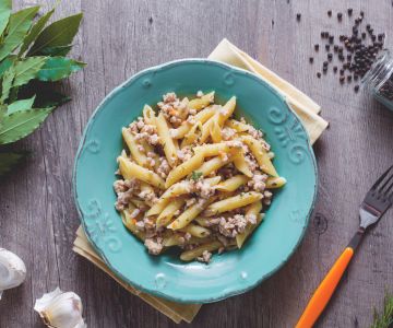 Penne met witte konijnensaus