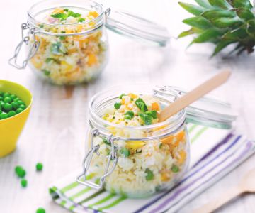 Mango en ananas rijstsalade