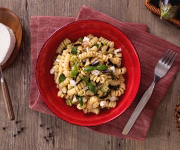 Fusilli met aubergine en courgette en primosale