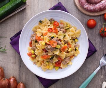 Pasta met courgettes en worst