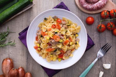Pasta met courgettes en worst