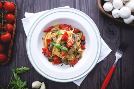 Spaghetti met cherrytomaatjes en champignons