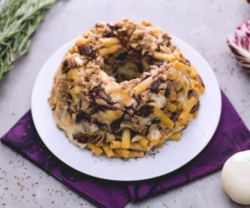 Timballo met radicchio, worst en scamorza